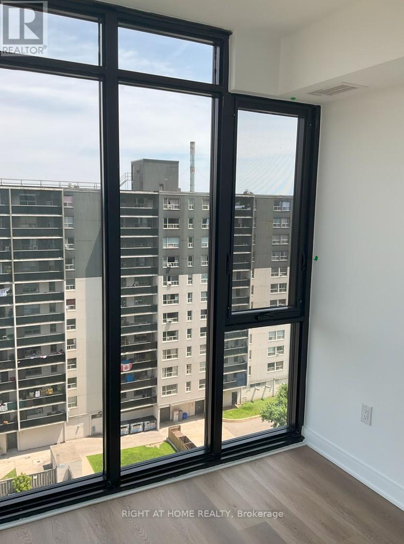 1004 - 86 Dundas Street E, Mississauga, Ontario  L5A 0B1 - Photo 17 - W12553474