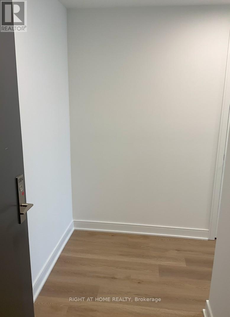 1004 - 86 Dundas Street E, Mississauga, Ontario  L5A 0B1 - Photo 8 - W12553474