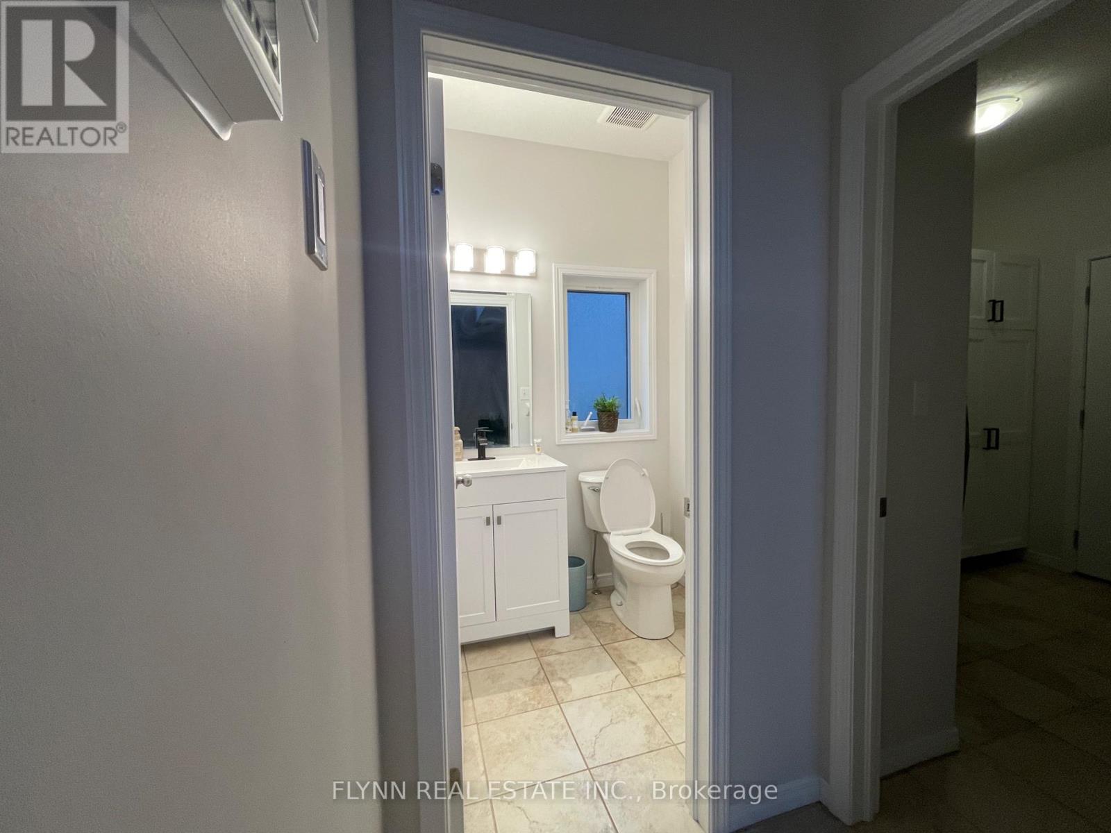 246 Woodway Trail, Norfolk, Ontario  N3Y 0C7 - Photo 3 - X12553430