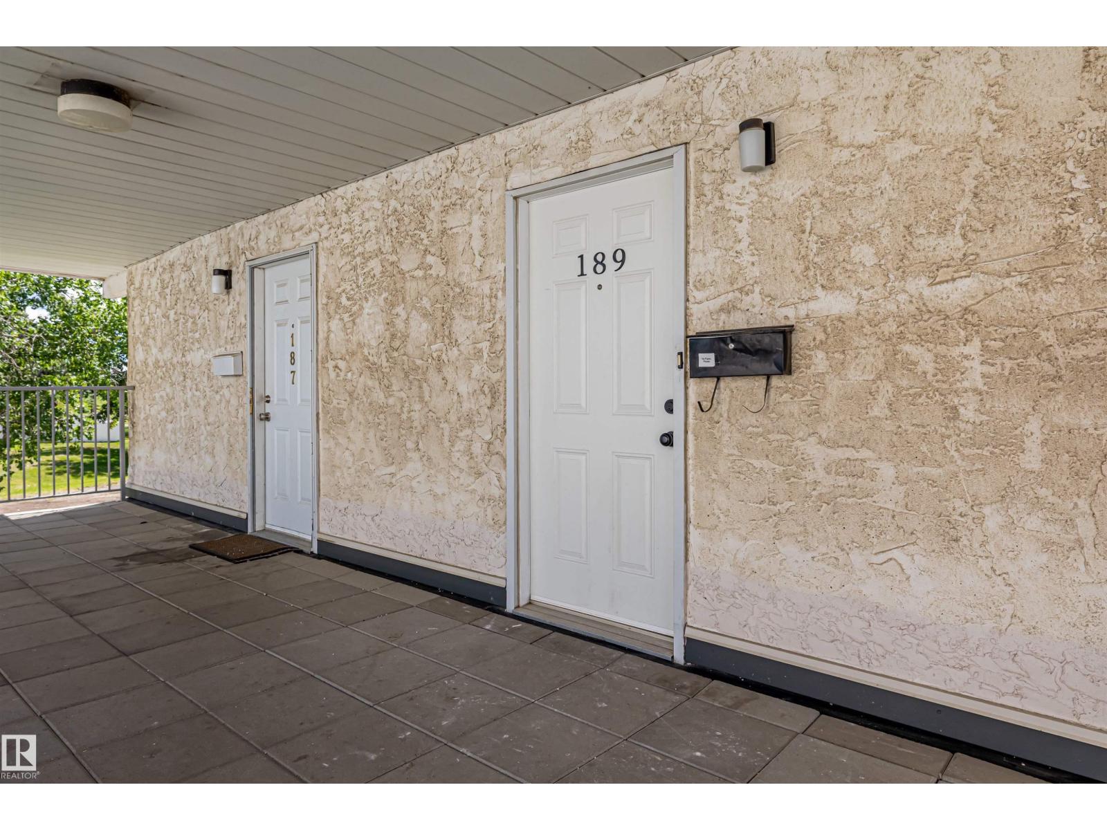 189 Lancaster Tc Nw, Edmonton, Alberta  T5X 5T2 - Photo 3 - E4466035