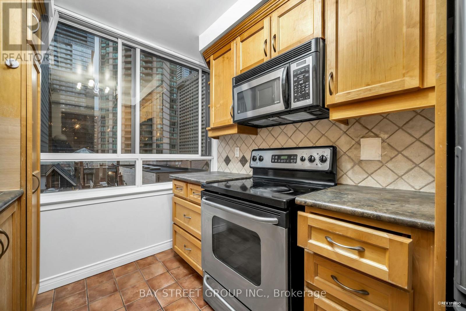 523 - 633 Bay Street, Toronto, Ontario  M5G 2G4 - Photo 4 - C12551736