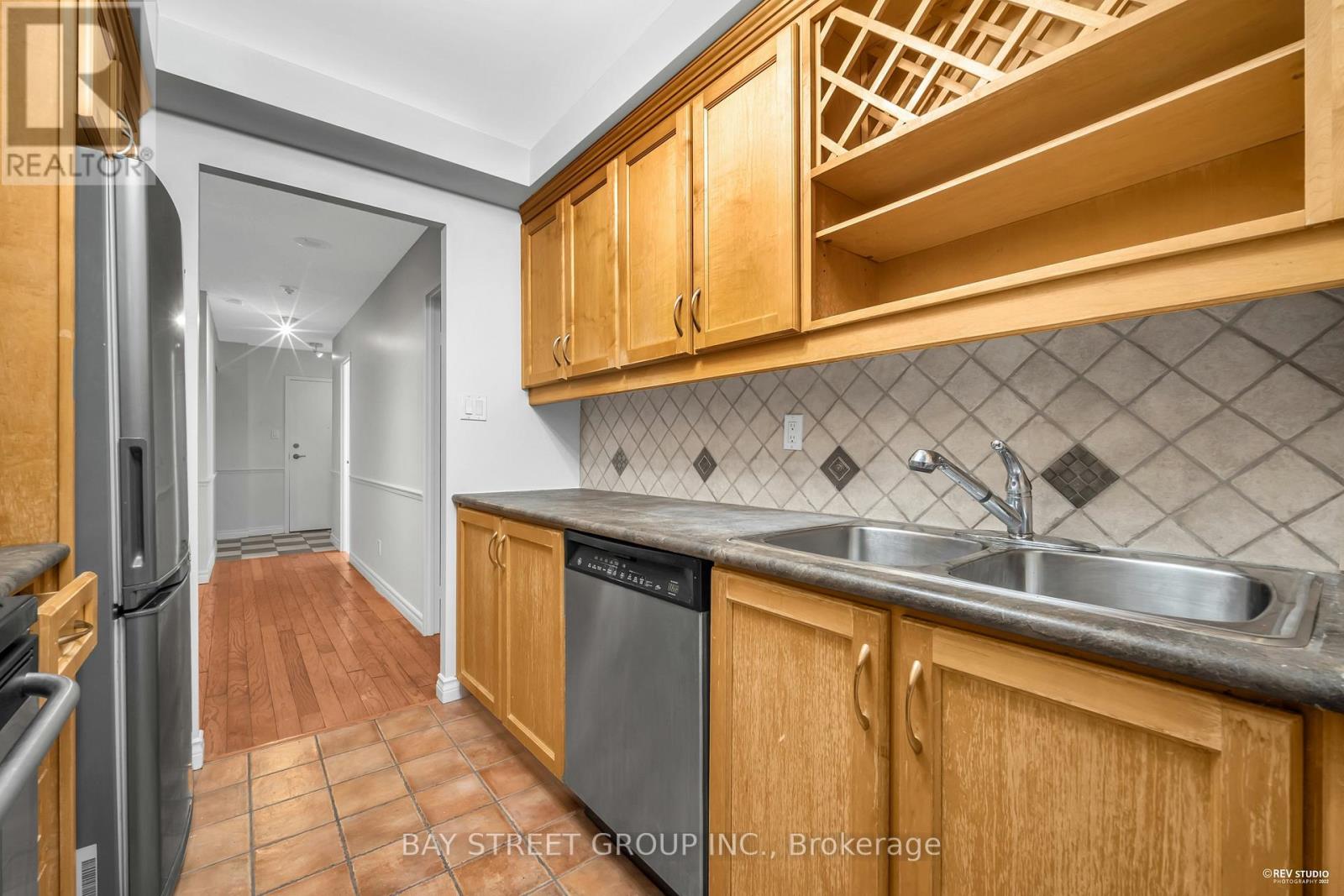 523 - 633 Bay Street, Toronto, Ontario  M5G 2G4 - Photo 3 - C12551736