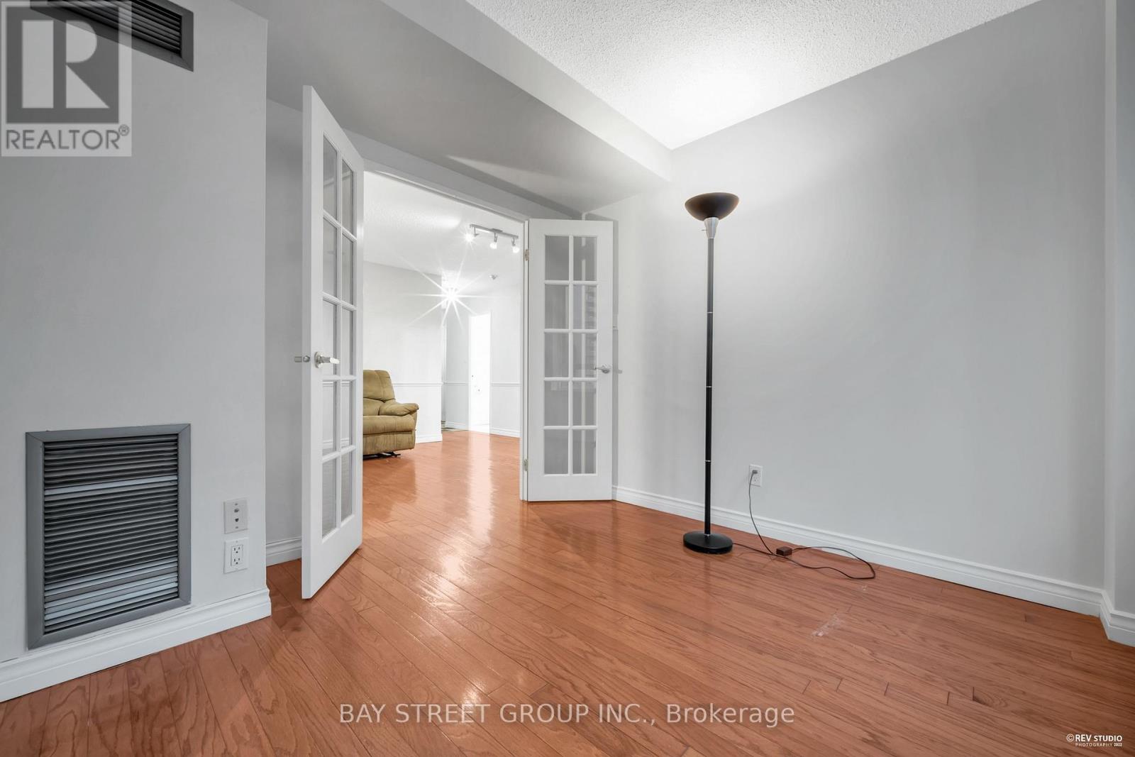 523 - 633 Bay Street, Toronto, Ontario  M5G 2G4 - Photo 11 - C12551736