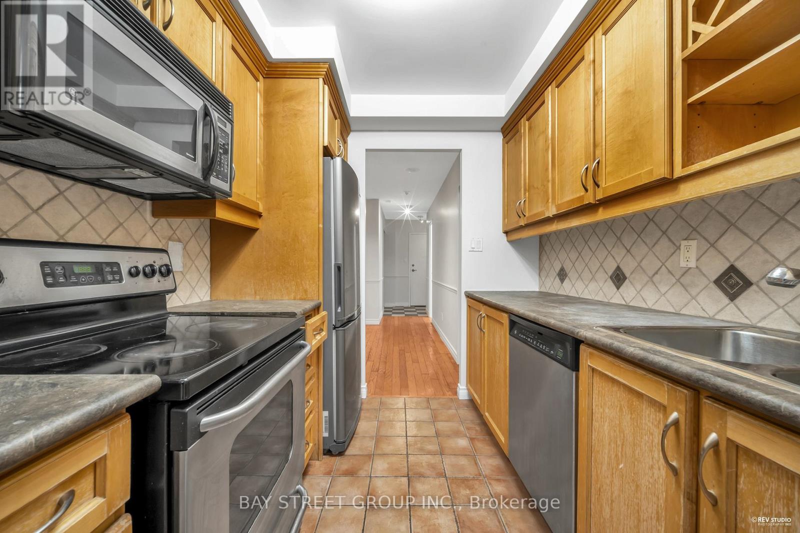 523 - 633 Bay Street, Toronto, Ontario  M5G 2G4 - Photo 2 - C12551736