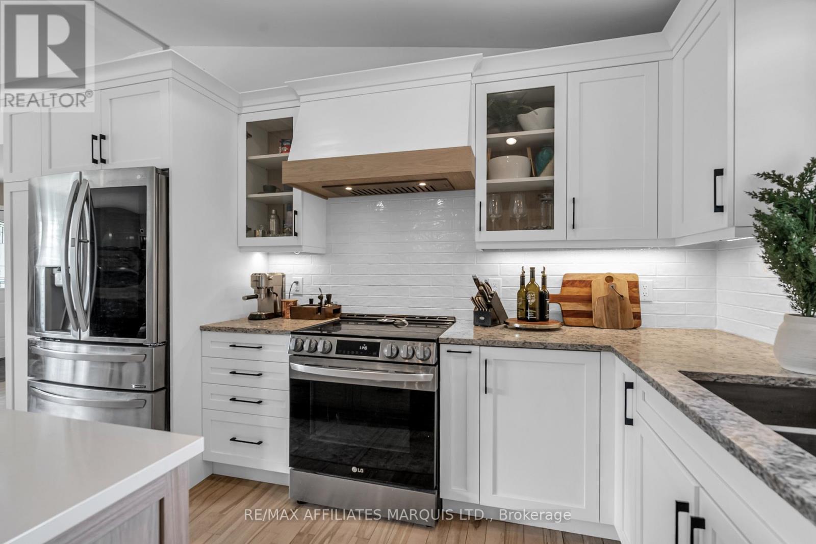 4239 County Rd 11 Road, South Stormont, Ontario  K7R 3L2 - Photo 11 - X12373223