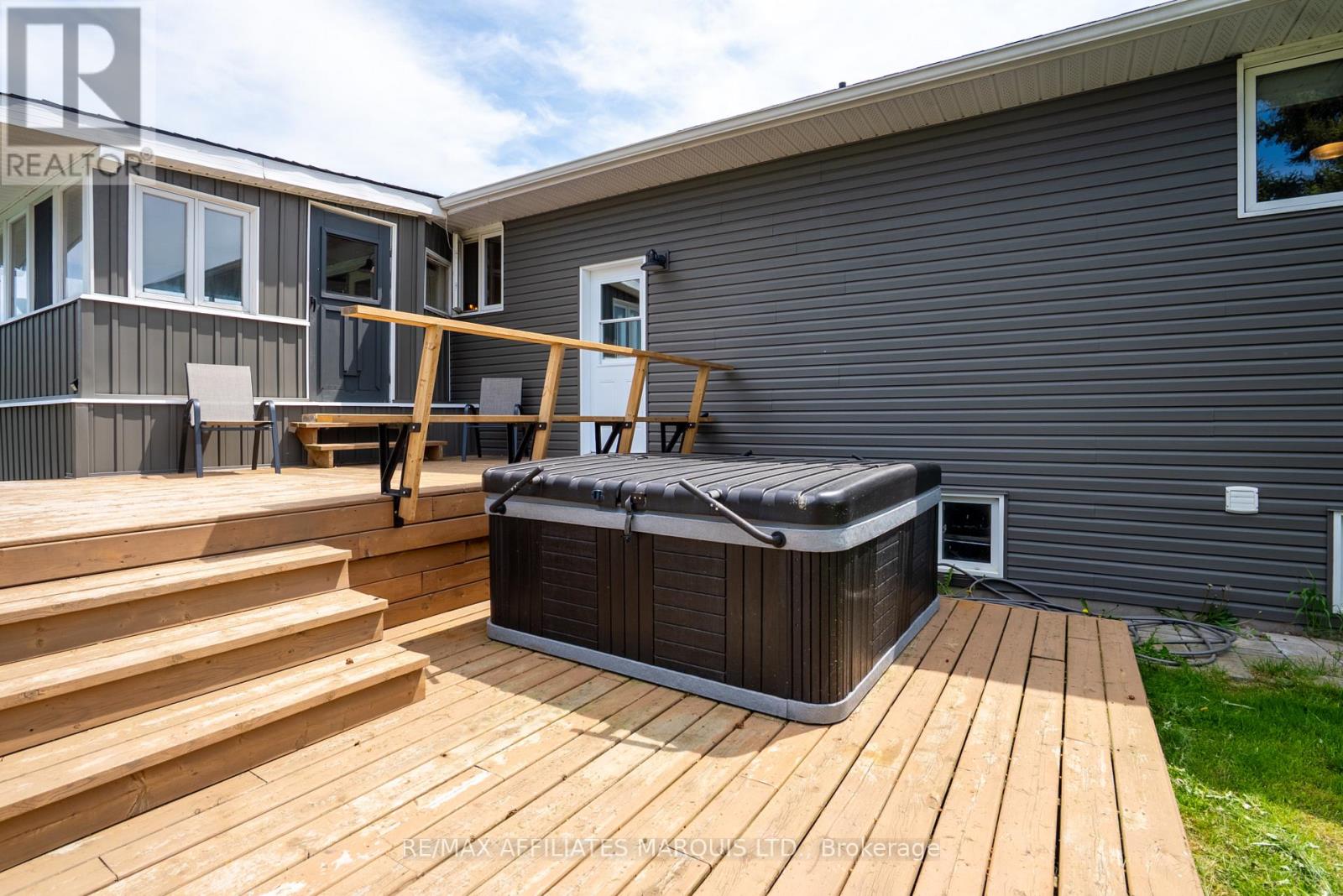 4239 County Rd 11 Road, South Stormont, Ontario  K7R 3L2 - Photo 41 - X12373223