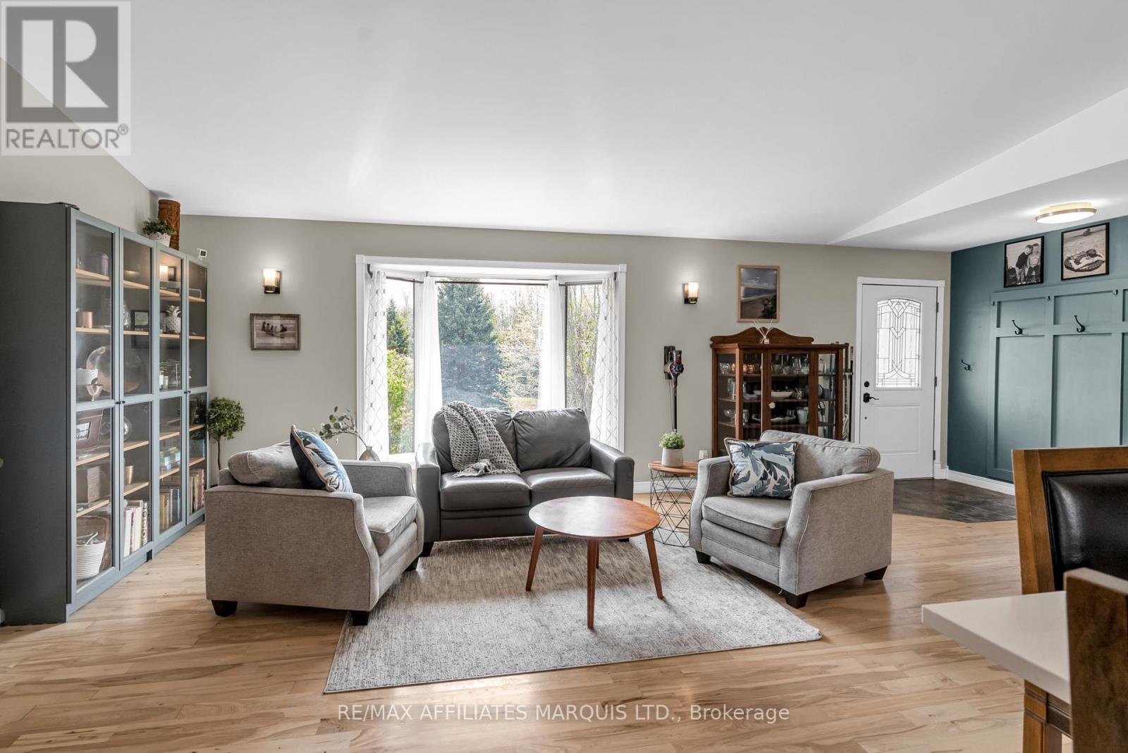 4239 County Rd 11 Road, South Stormont, Ontario  K7R 3L2 - Photo 4 - X12373223