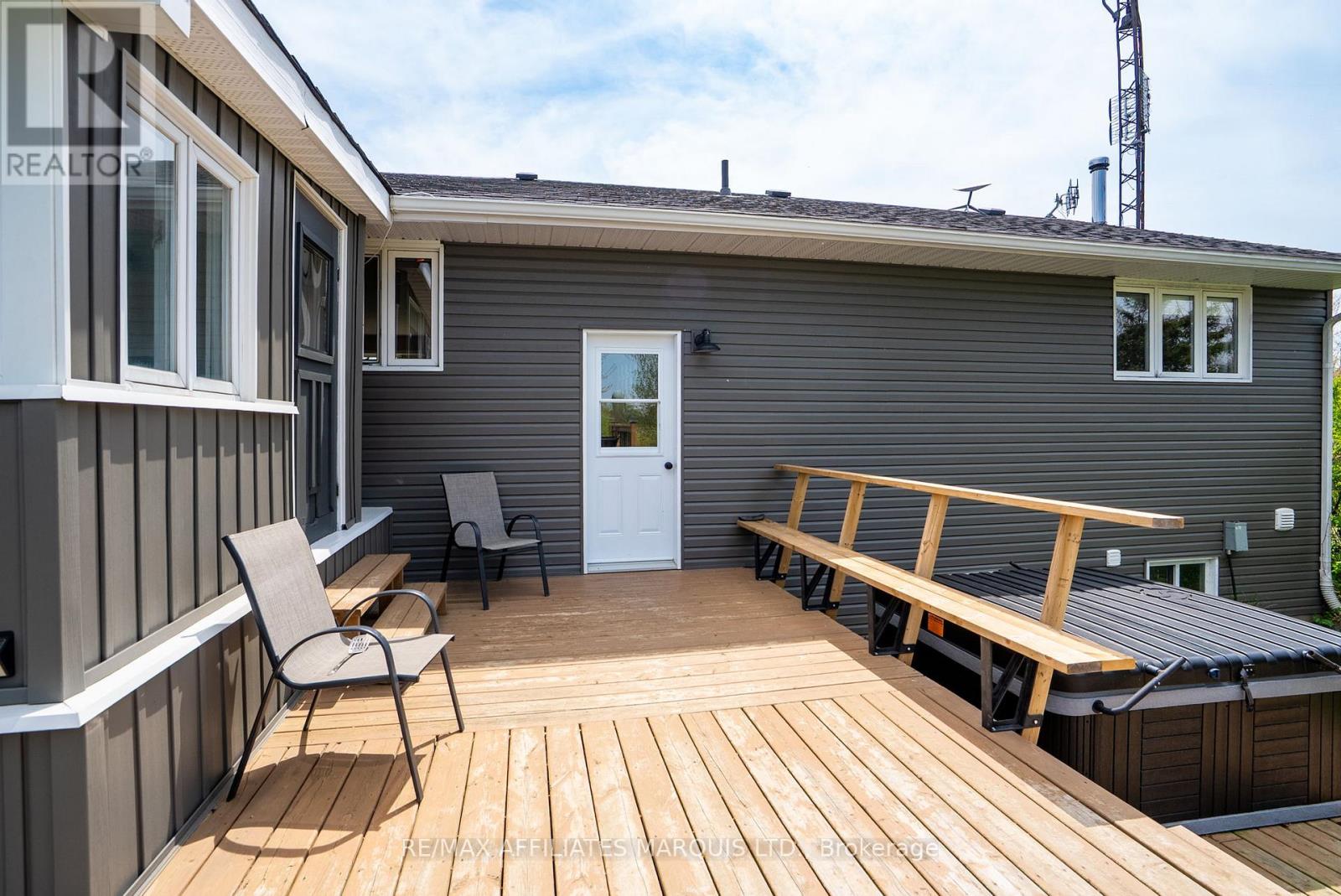 4239 County Rd 11 Road, South Stormont, Ontario  K7R 3L2 - Photo 40 - X12373223