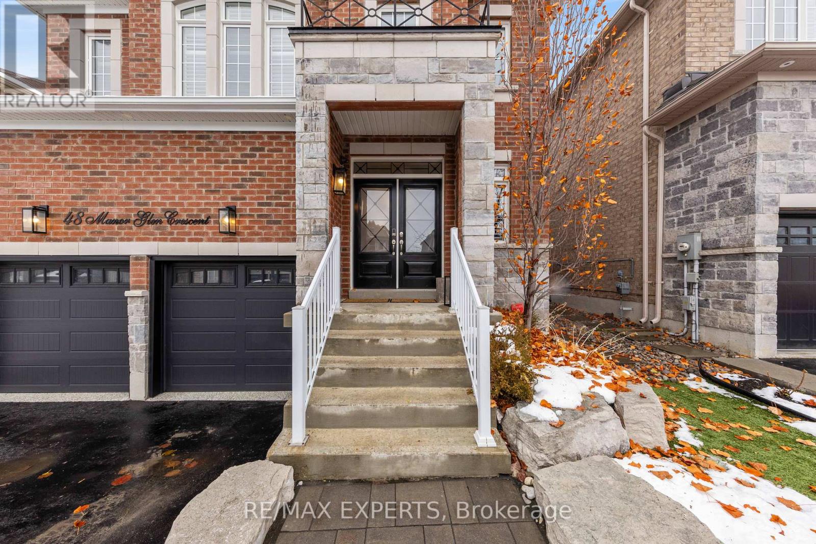 48 Manor Glen Crescent, East Gwillimbury, Ontario  L0G 1M0 - Photo 4 - N12545102