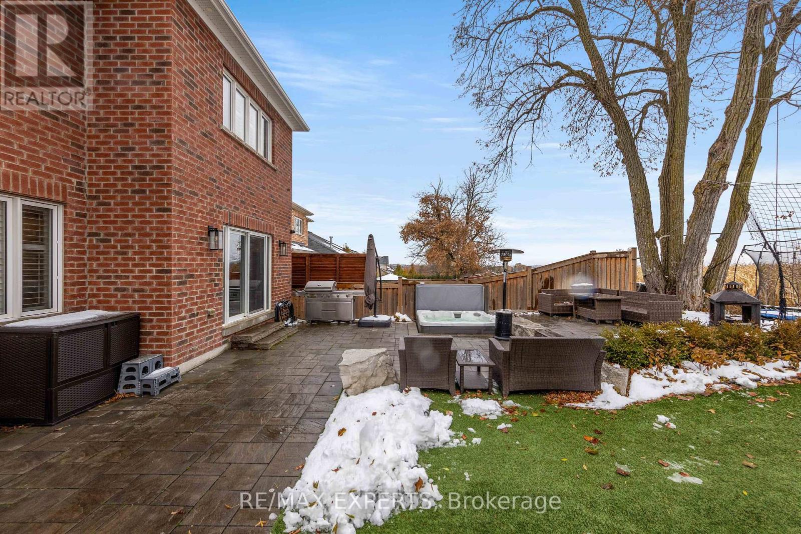 48 Manor Glen Crescent, East Gwillimbury, Ontario  L0G 1M0 - Photo 46 - N12545102
