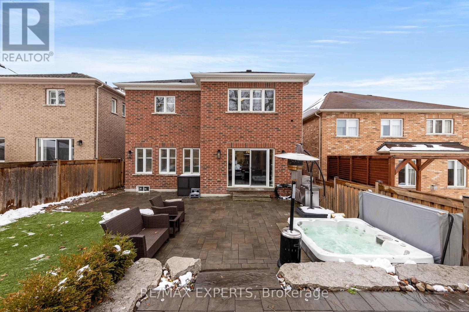 48 Manor Glen Crescent, East Gwillimbury, Ontario  L0G 1M0 - Photo 49 - N12545102