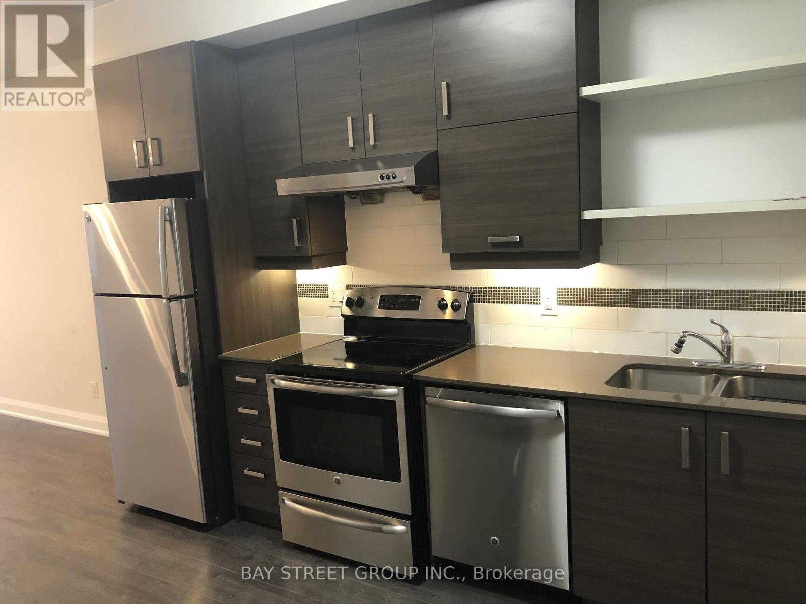 101 - 1 Uptown Drive, Markham, Ontario  L3R 5C1 - Photo 3 - N12553496