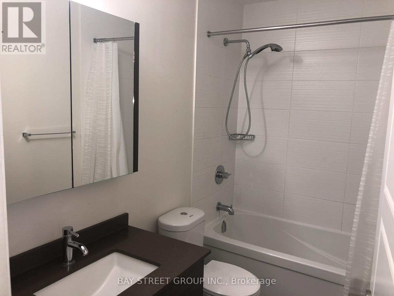 101 - 1 Uptown Drive, Markham, Ontario  L3R 5C1 - Photo 6 - N12553496