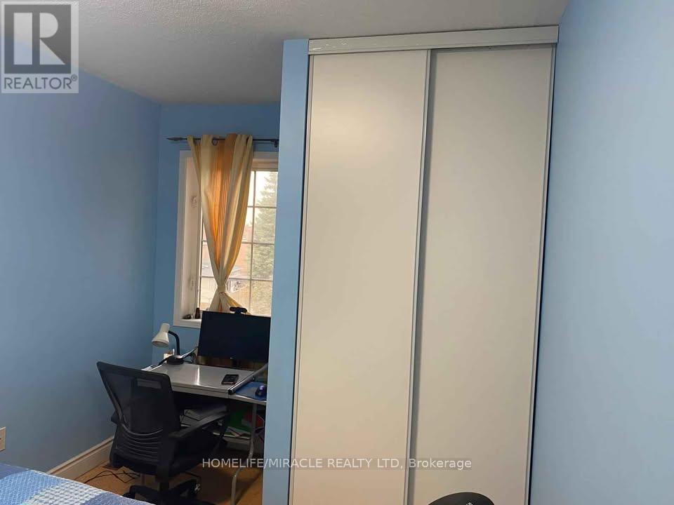 8 - 878 Scollard Court, Mississauga, Ontario  L5V 2R5 - Photo 12 - W12553490