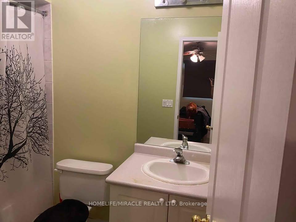 8 - 878 Scollard Court, Mississauga, Ontario  L5V 2R5 - Photo 13 - W12553490