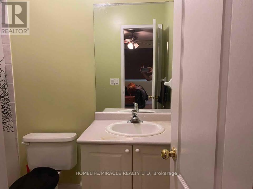 8 - 878 Scollard Court, Mississauga, Ontario  L5V 2R5 - Photo 14 - W12553490