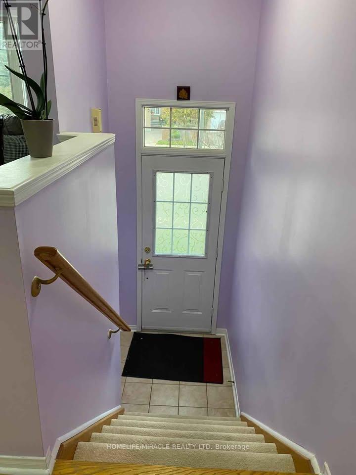 8 - 878 Scollard Court, Mississauga, Ontario  L5V 2R5 - Photo 2 - W12553490