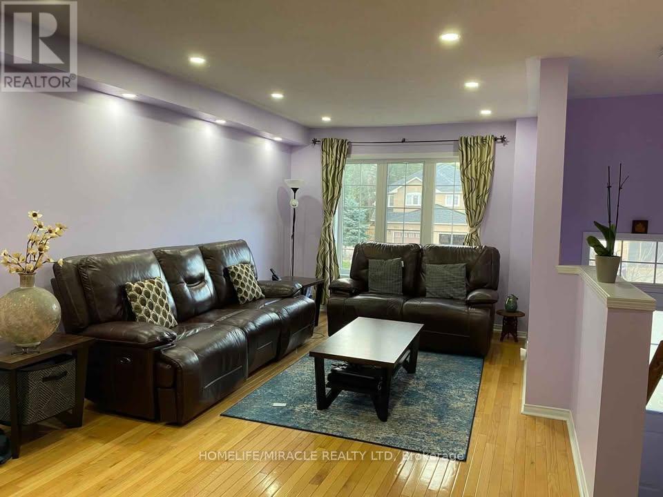 8 - 878 Scollard Court, Mississauga, Ontario  L5V 2R5 - Photo 4 - W12553490