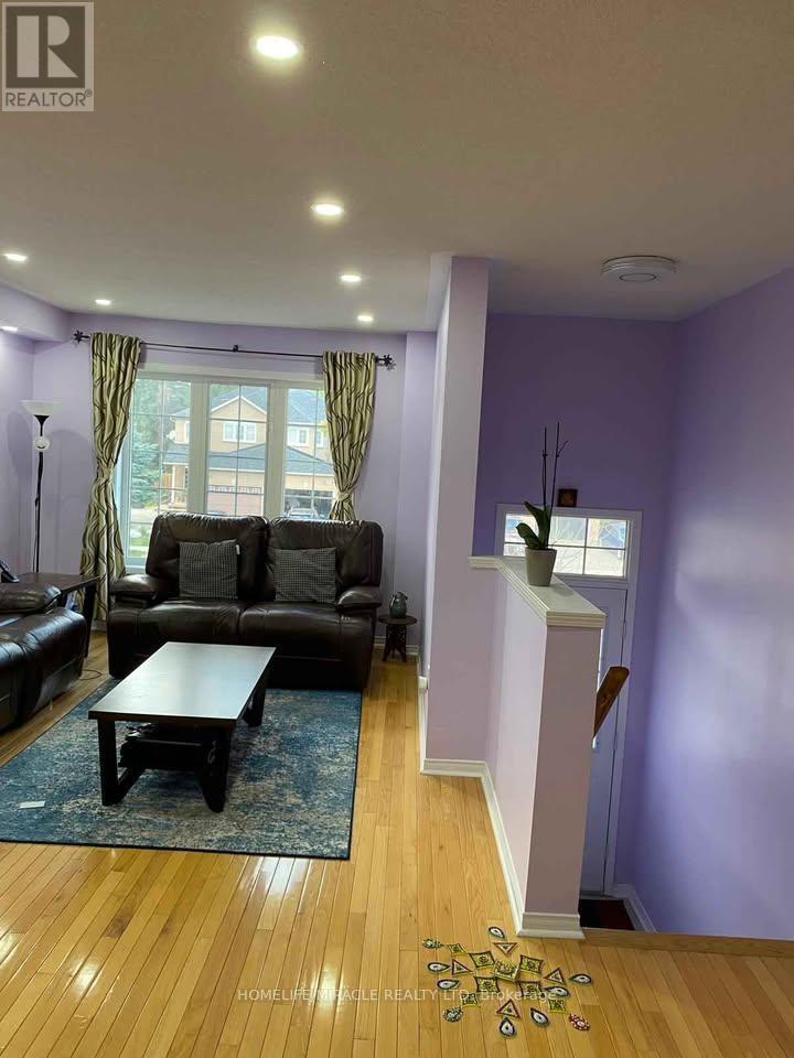 8 - 878 Scollard Court, Mississauga, Ontario  L5V 2R5 - Photo 5 - W12553490