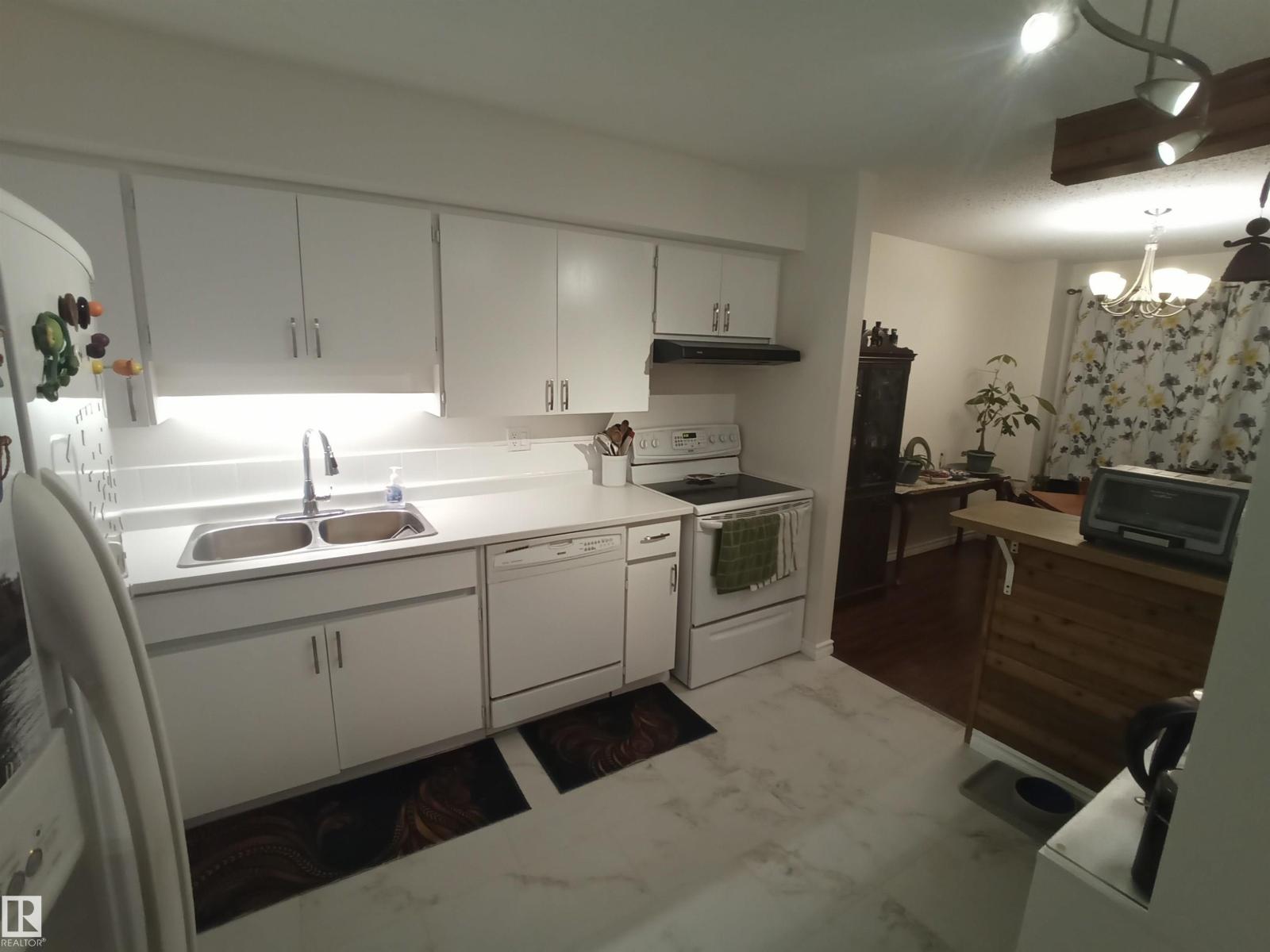 3254 130a Av Nw, Edmonton, Alberta  T5A 3K3 - Photo 5 - E4464868