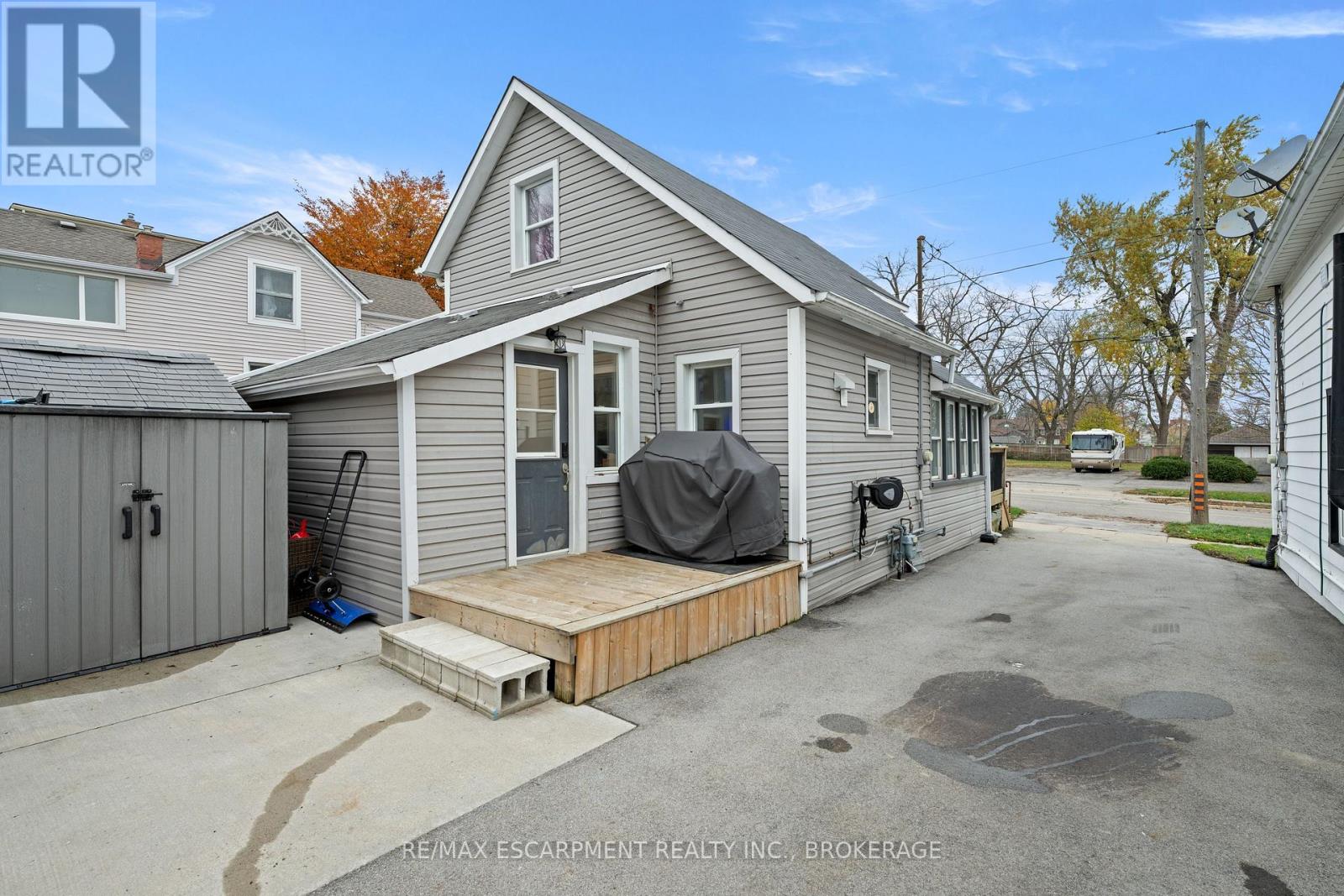 15 Phipps Street, Fort Erie, Ontario L2A 2V1 - Photo 10 - X12553516