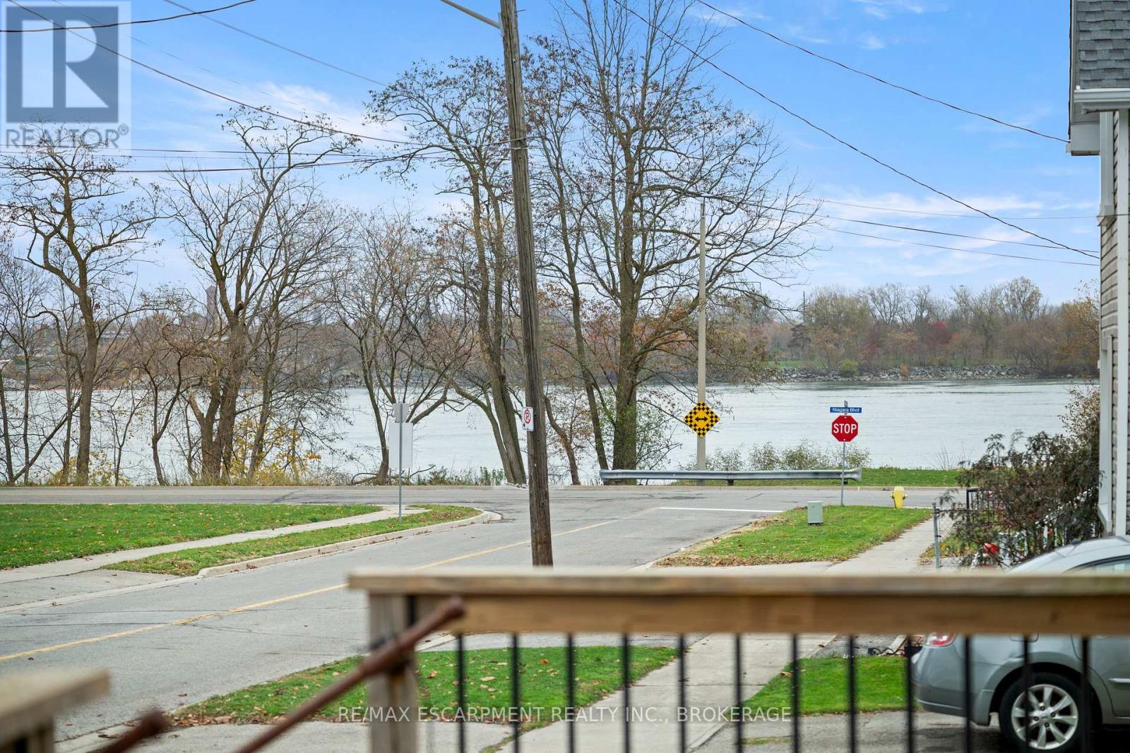 15 Phipps Street, Fort Erie, Ontario L2A 2V1 - Photo 12 - X12553516