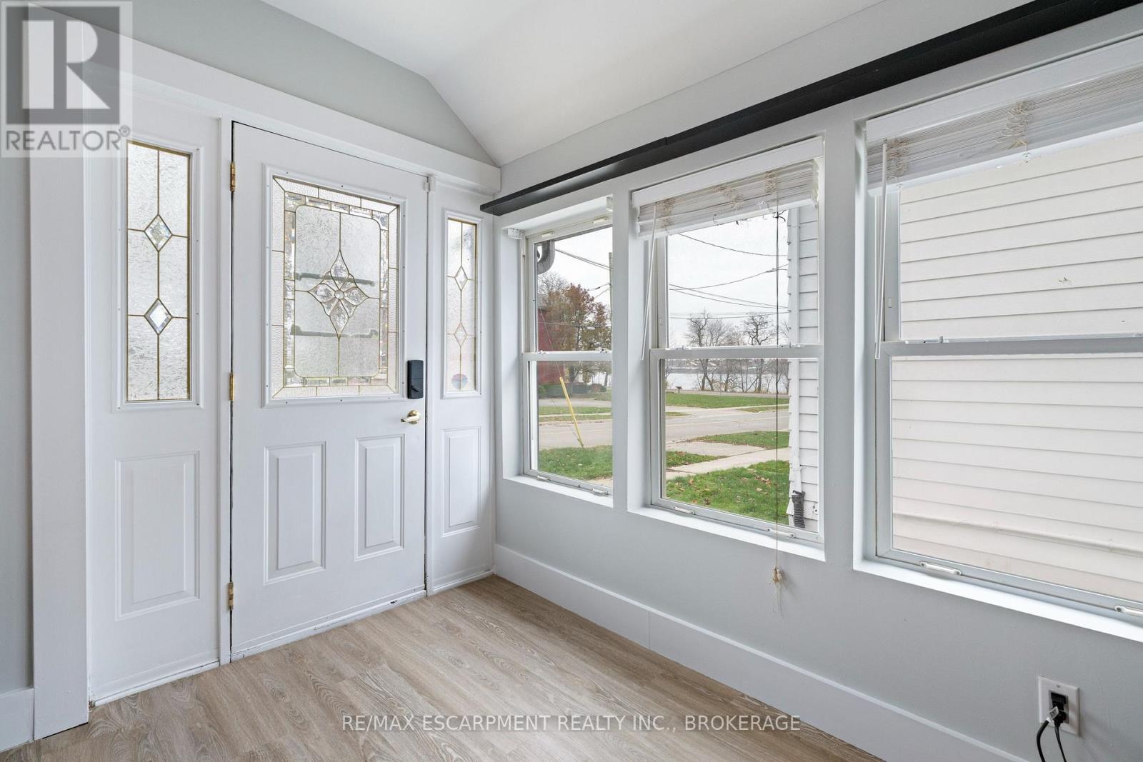 15 Phipps Street, Fort Erie, Ontario L2A 2V1 - Photo 13 - X12553516