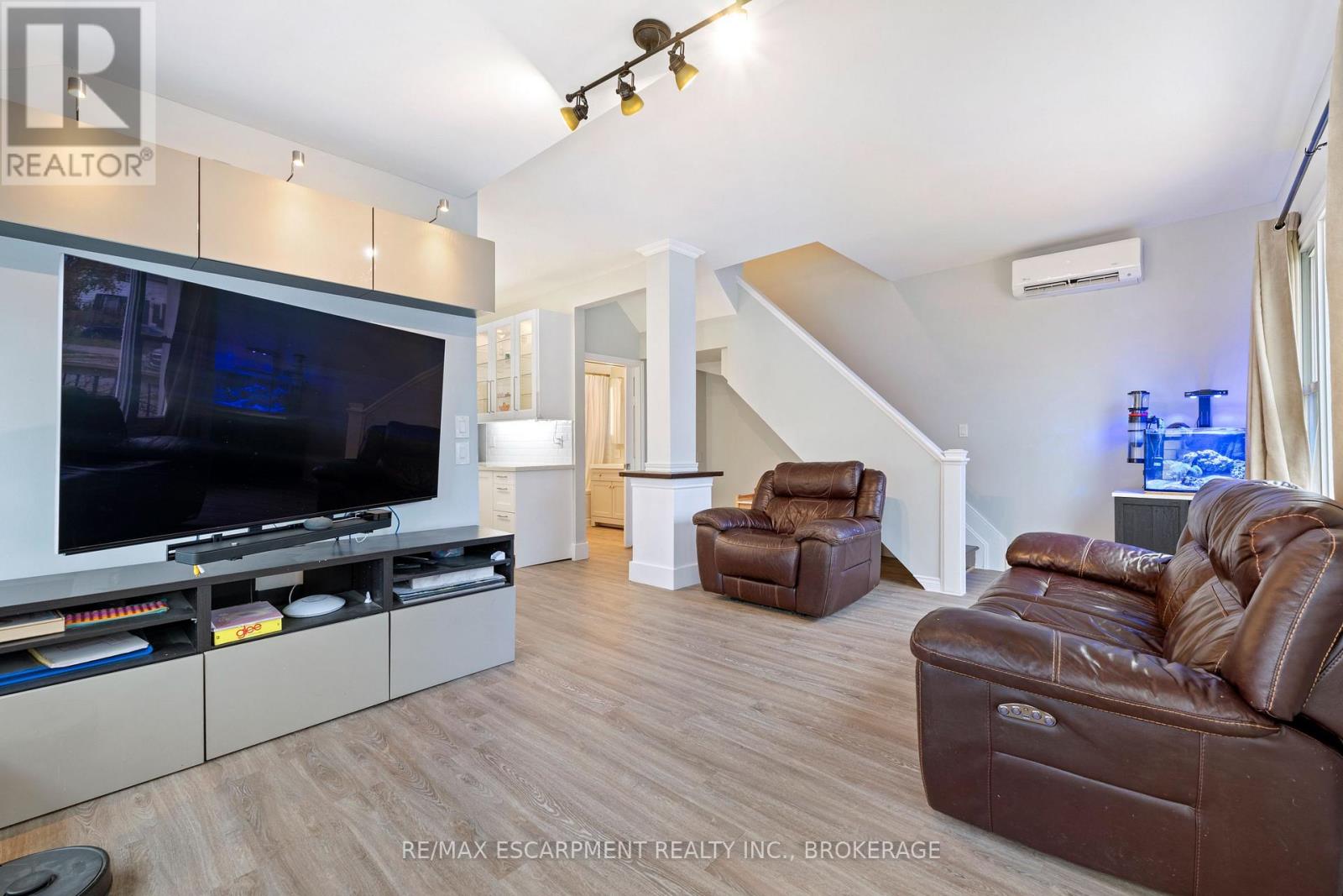 15 Phipps Street, Fort Erie, Ontario L2A 2V1 - Photo 14 - X12553516