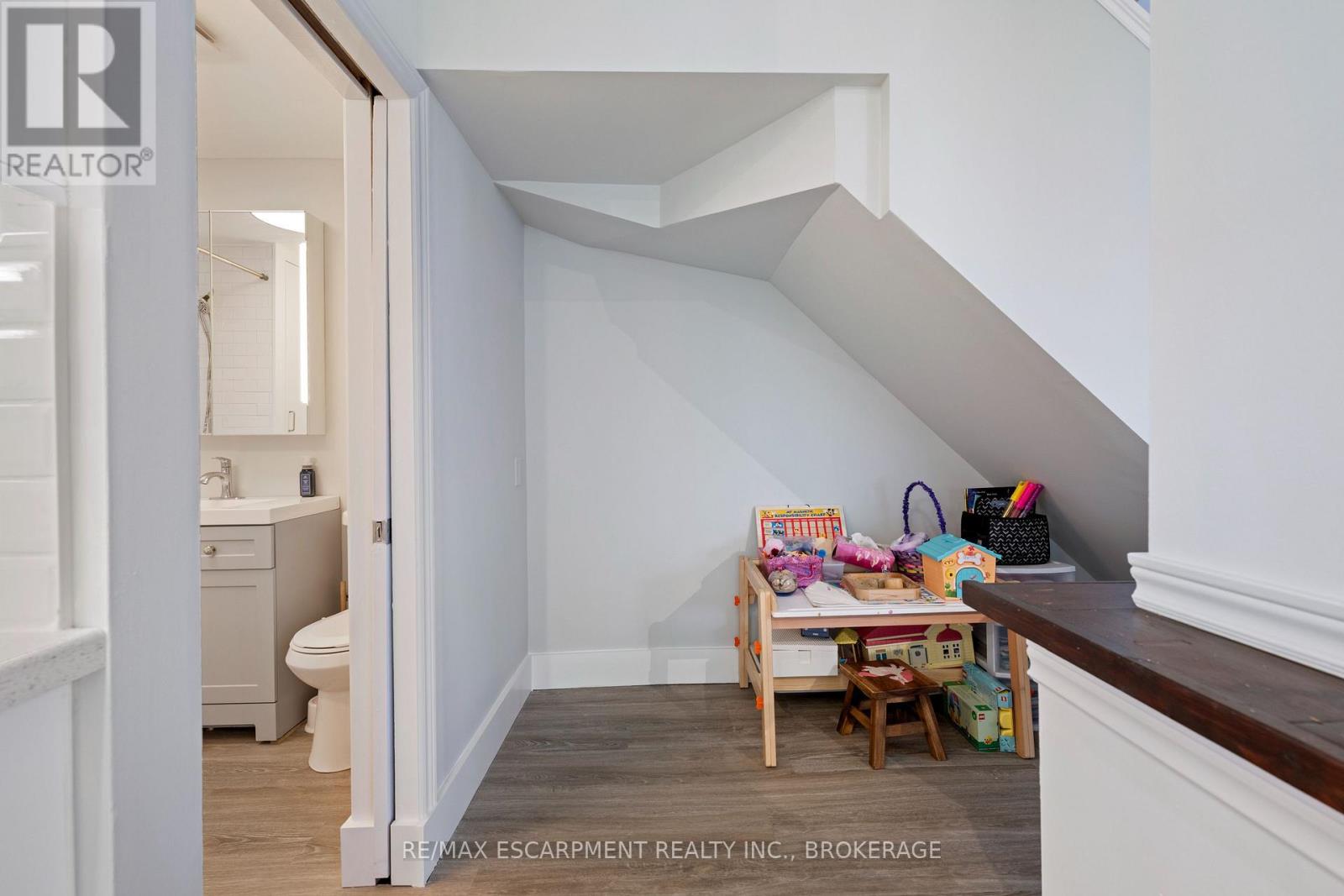 15 Phipps Street, Fort Erie, Ontario L2A 2V1 - Photo 17 - X12553516