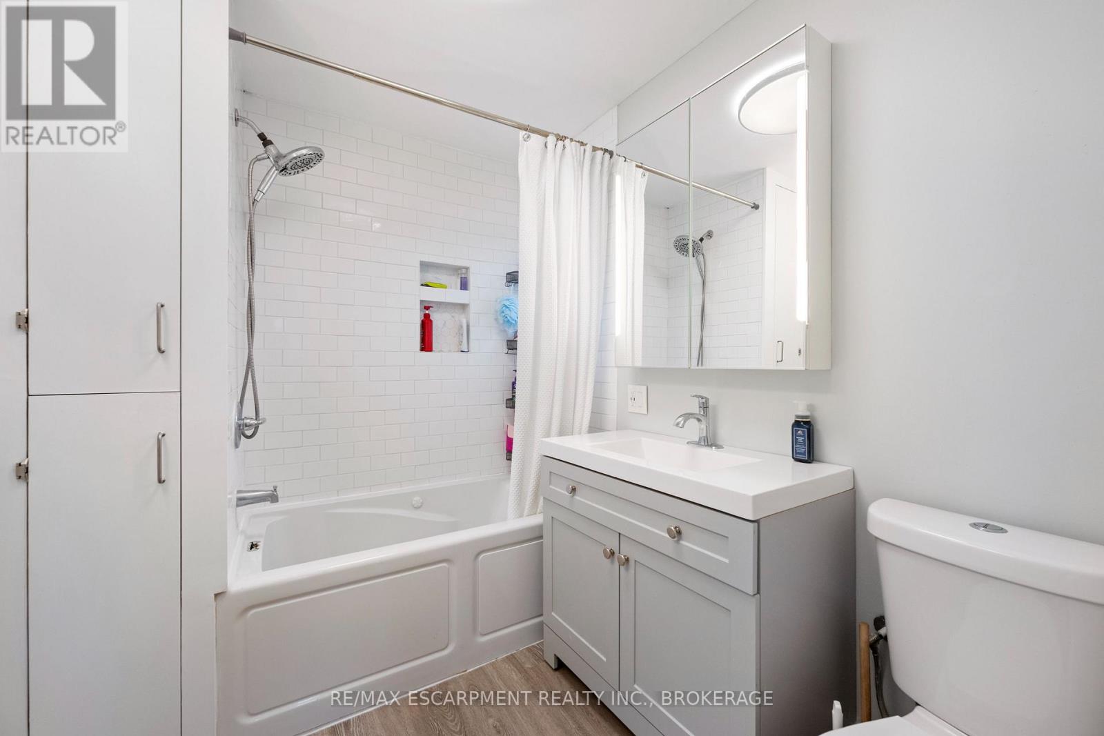 15 Phipps Street, Fort Erie, Ontario L2A 2V1 - Photo 18 - X12553516