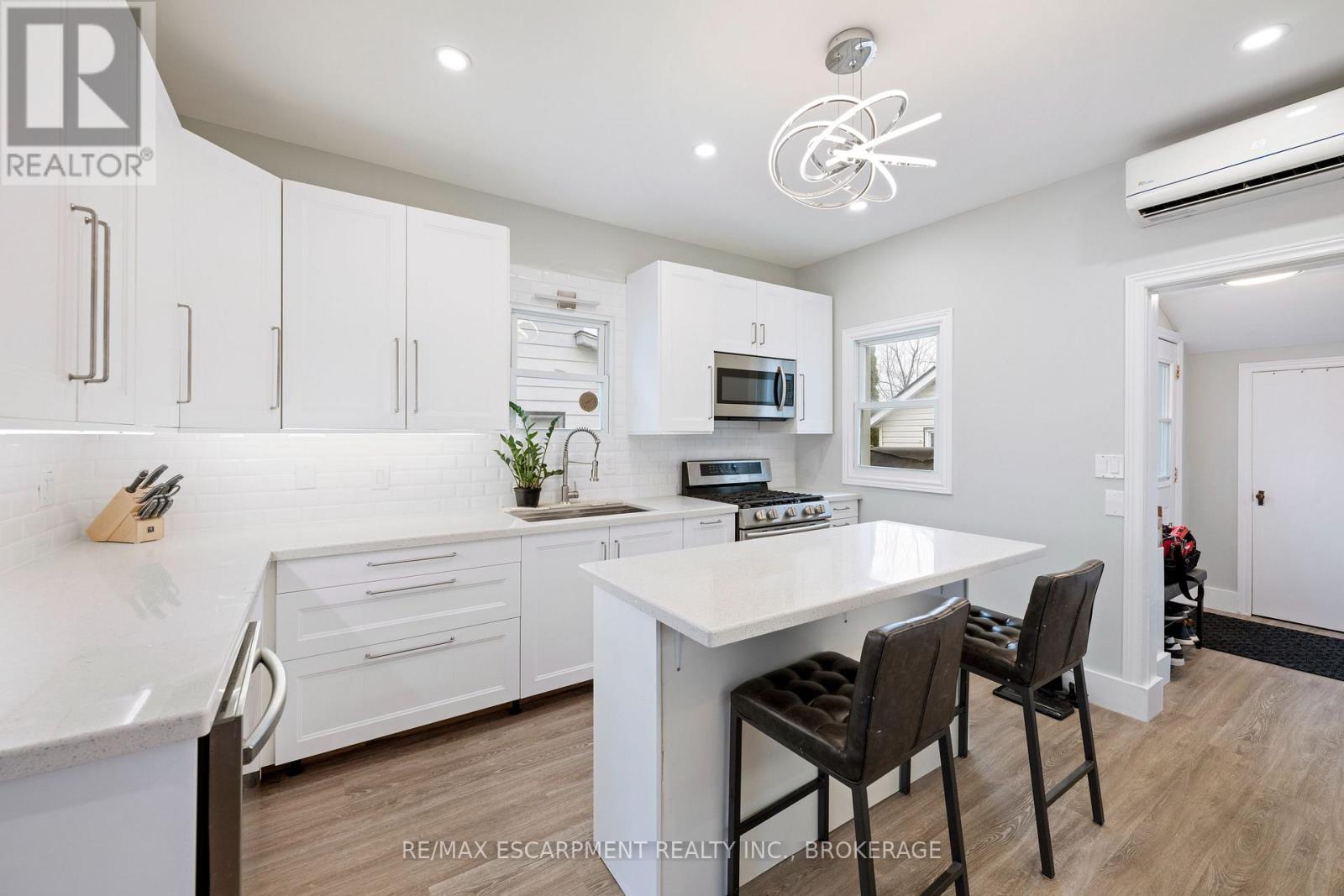 15 Phipps Street, Fort Erie, Ontario L2A 2V1 - Photo 19 - X12553516