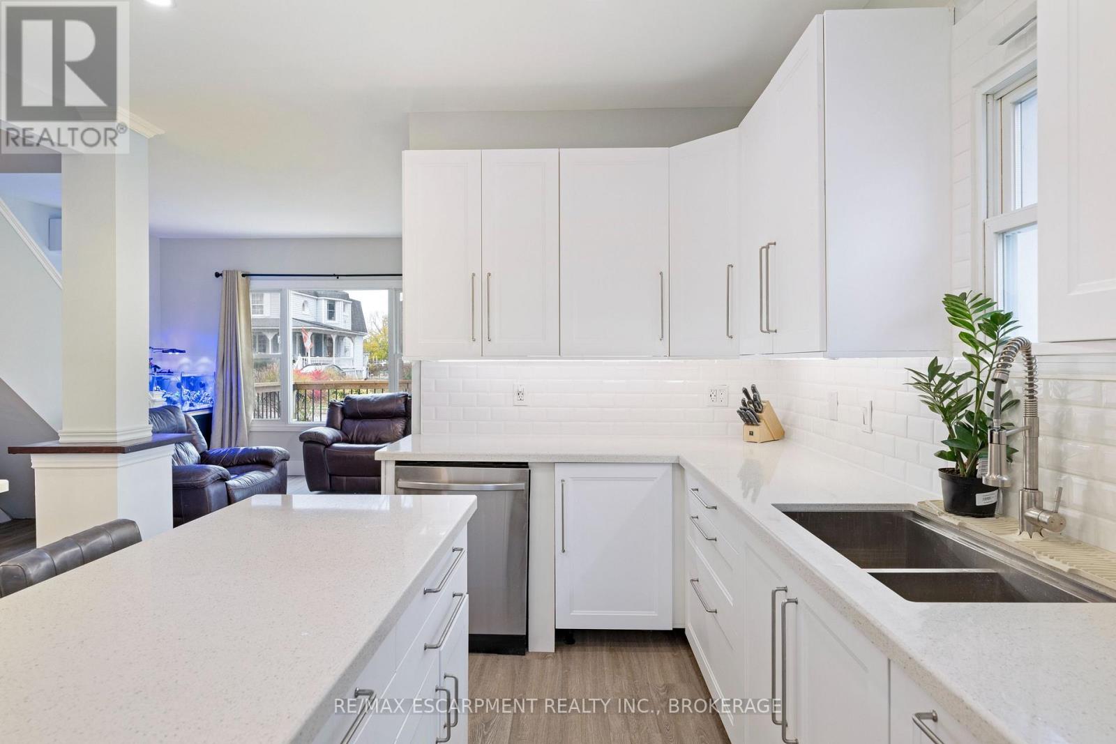 15 Phipps Street, Fort Erie, Ontario L2A 2V1 - Photo 23 - X12553516