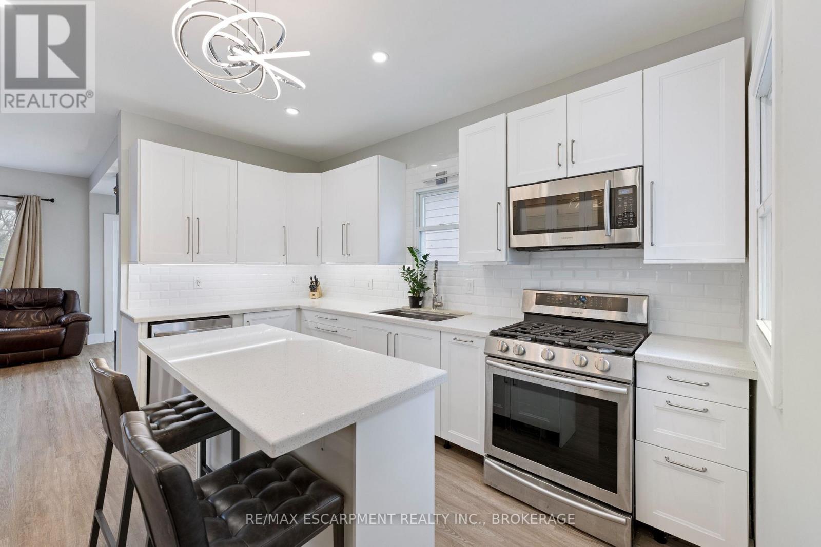 15 Phipps Street, Fort Erie, Ontario L2A 2V1 - Photo 24 - X12553516