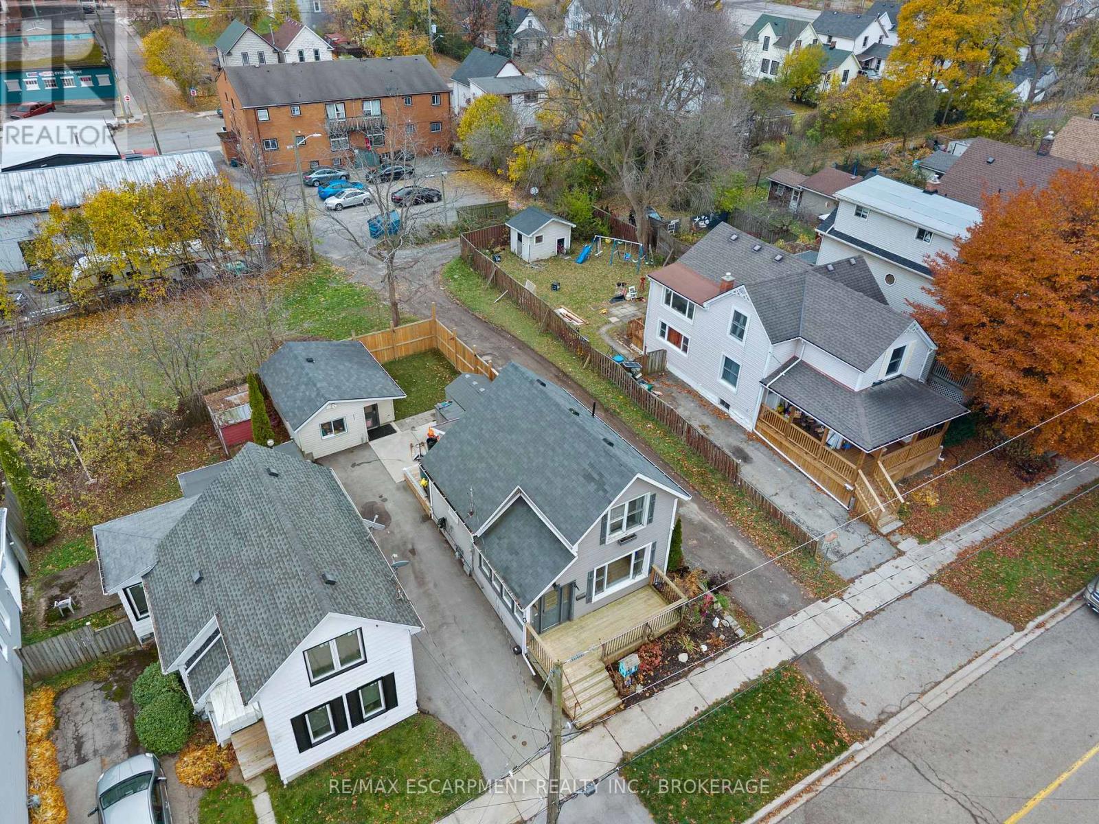 15 Phipps Street, Fort Erie, Ontario L2A 2V1 - Photo 5 - X12553516