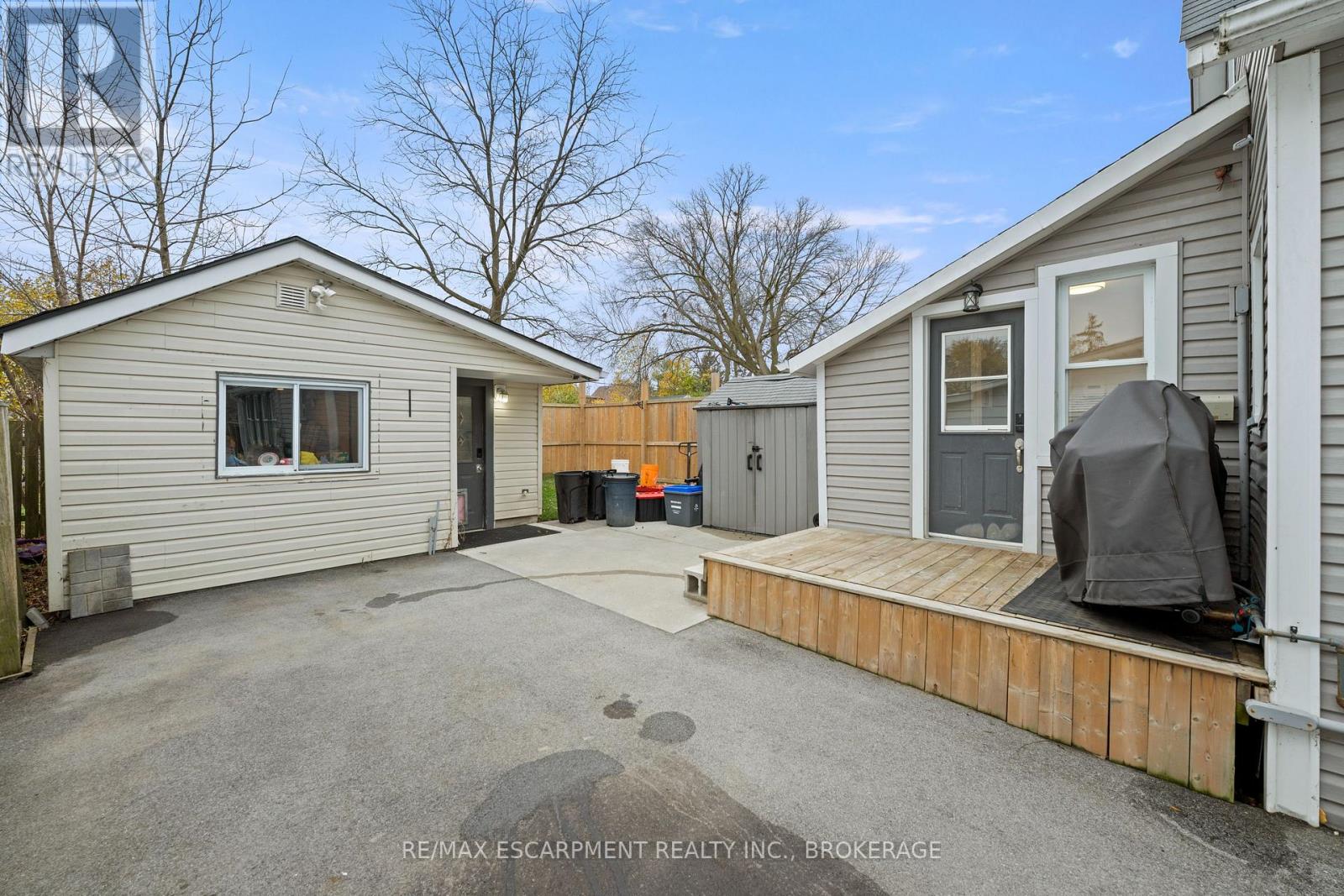 15 Phipps Street, Fort Erie, Ontario L2A 2V1 - Photo 9 - X12553516