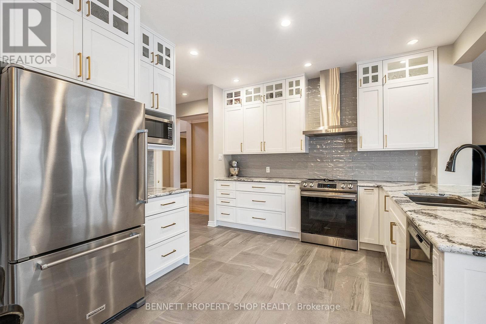 578 Devonwood Circle, Ottawa, Ontario  K1T 4E6 - Photo 12 - X12552242