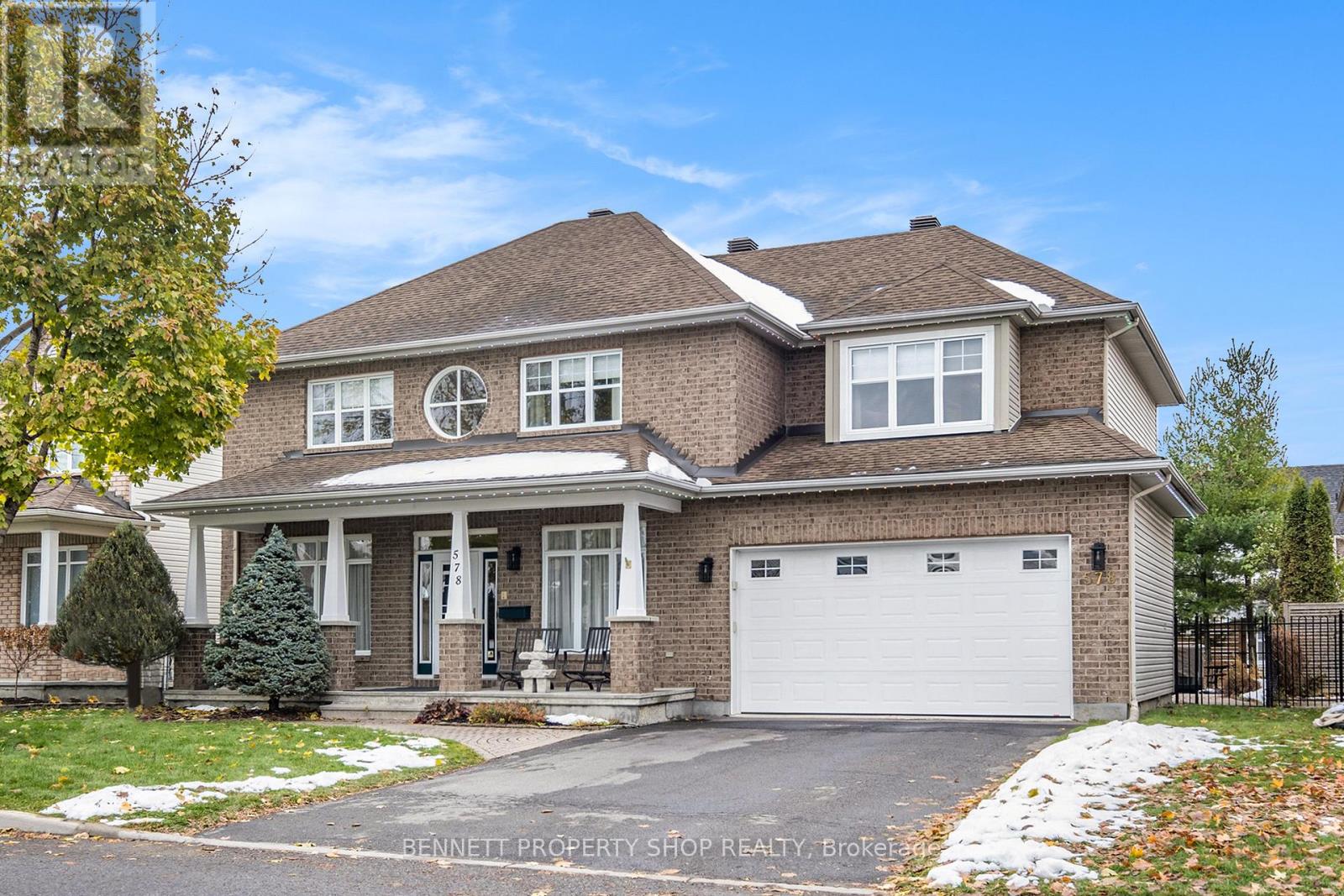 578 Devonwood Circle, Ottawa, Ontario  K1T 4E6 - Photo 3 - X12552242