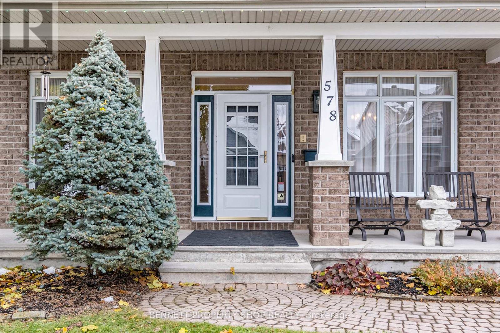 578 Devonwood Circle, Ottawa, Ontario  K1T 4E6 - Photo 4 - X12552242