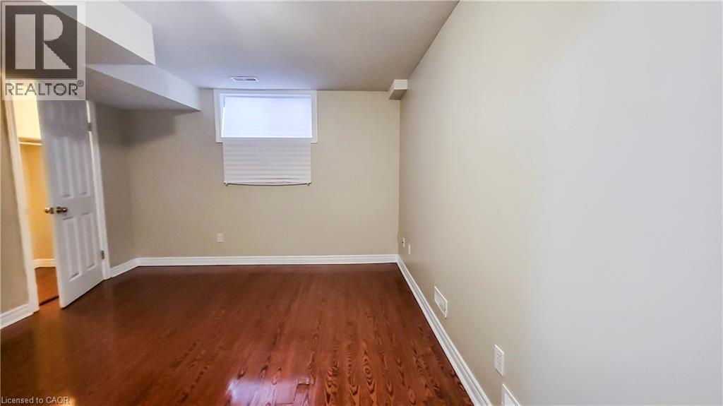 132 Udvari Crescent Unit# 1, Kitchener, Ontario  N2N 3P6 - Photo 4 - 40787425