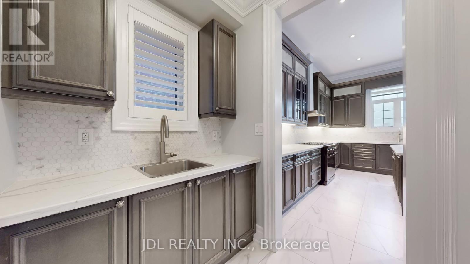 87 Bremner Street, Whitby, Ontario L1R 0P9 - Photo 14 - E12553520