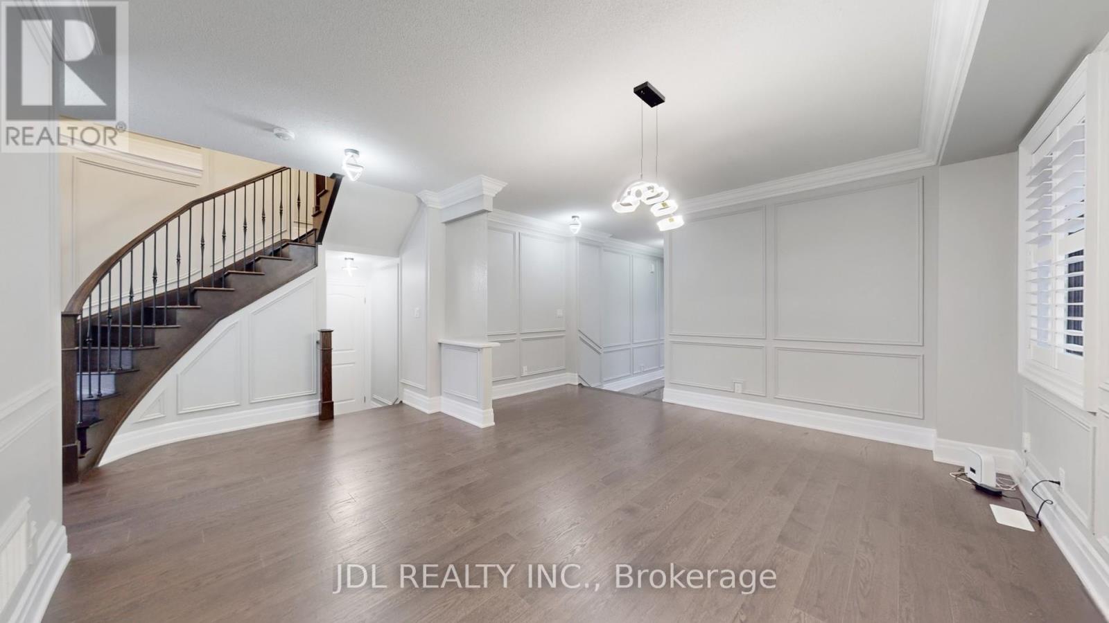 87 Bremner Street, Whitby, Ontario L1R 0P9 - Photo 4 - E12553520