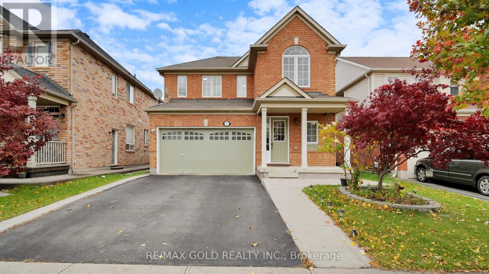 7 Chudleigh Avenue, Brampton, Ontario  L6X 0N1 - Photo 5 - W12499090