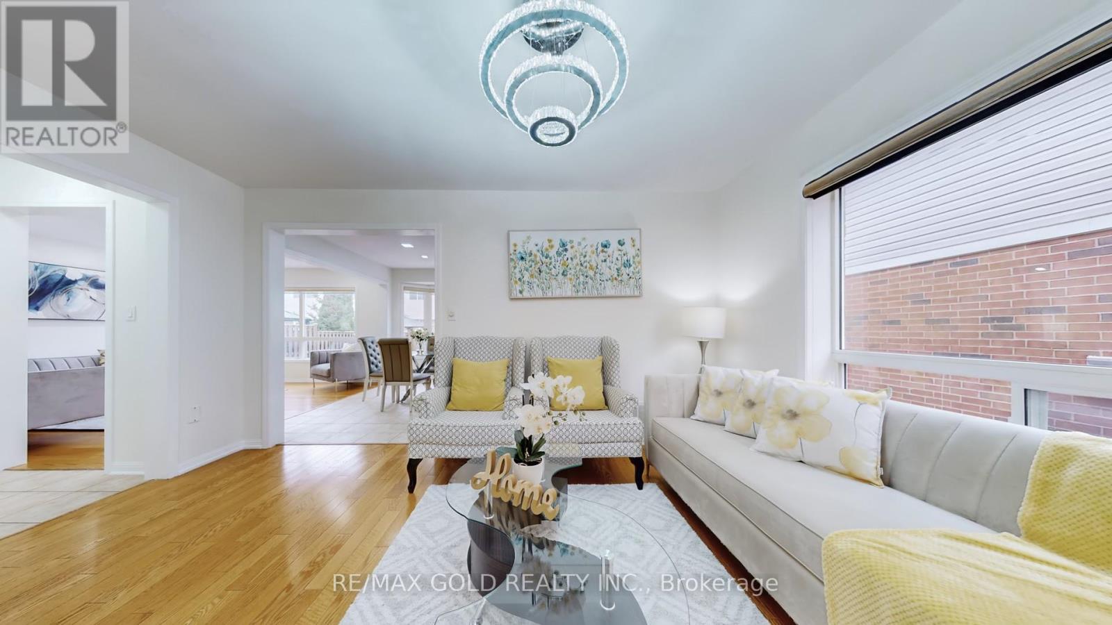 7 CHUDLEIGH AVENUE, Brampton, Ontario