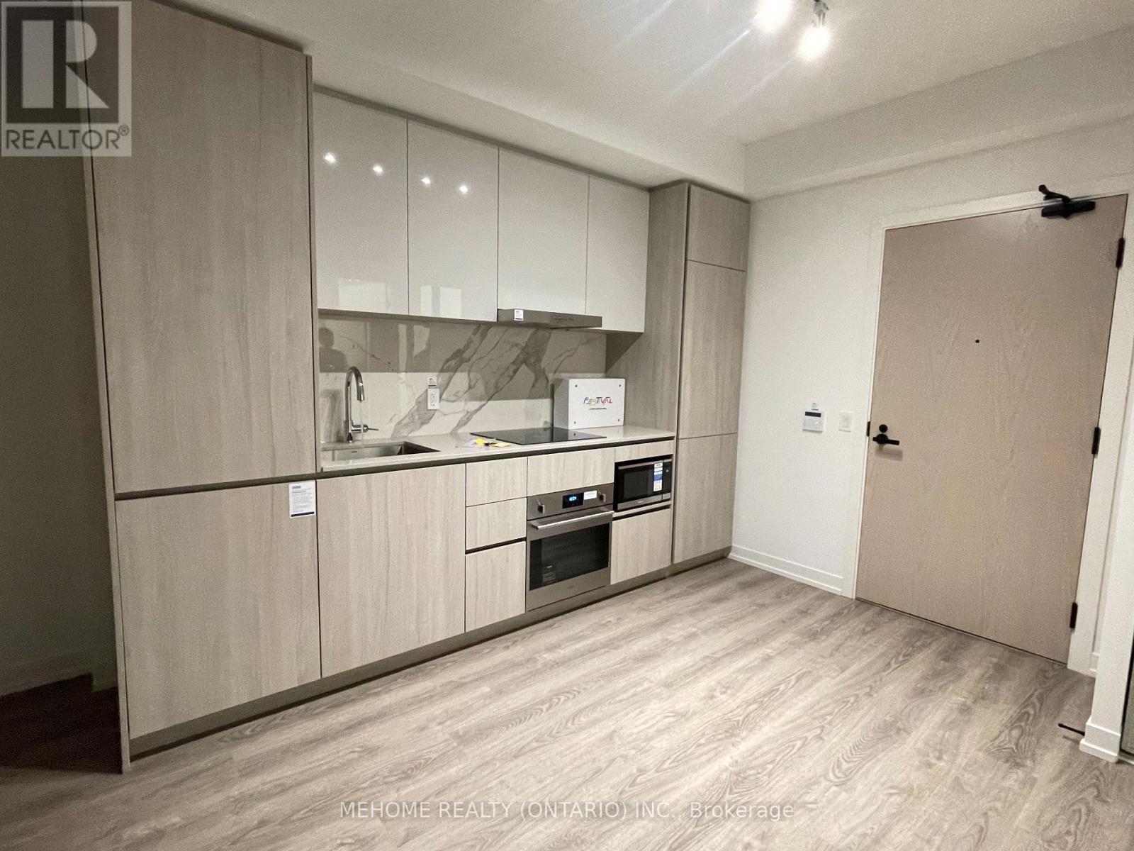 1903 - 8 Interchange Way, Vaughan, Ontario L4K 5Z7 - Photo 5 - N12553538