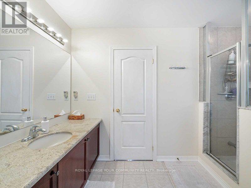 104 William Booth Avenue, Newmarket, Ontario L3X 3B1 - Photo 18 - N12553544