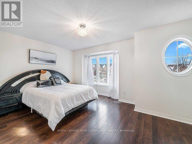 104 William Booth Avenue, Newmarket, Ontario L3X 3B1 - Photo 20 - N12553544