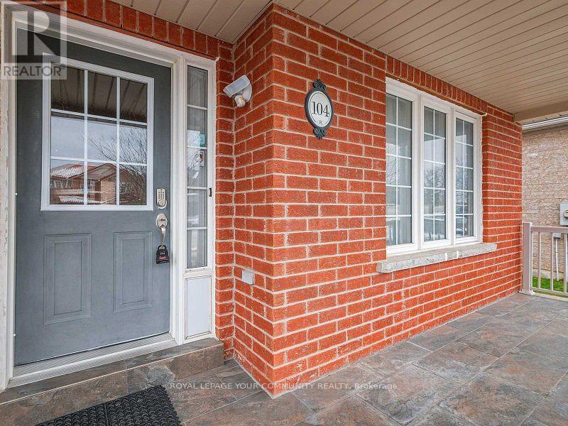 104 William Booth Avenue, Newmarket, Ontario L3X 3B1 - Photo 4 - N12553544