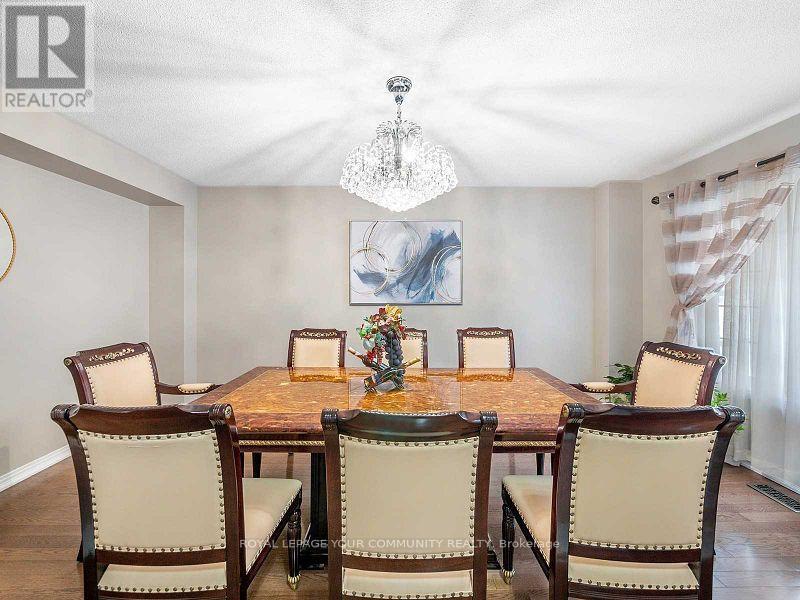 104 William Booth Avenue, Newmarket, Ontario L3X 3B1 - Photo 6 - N12553544