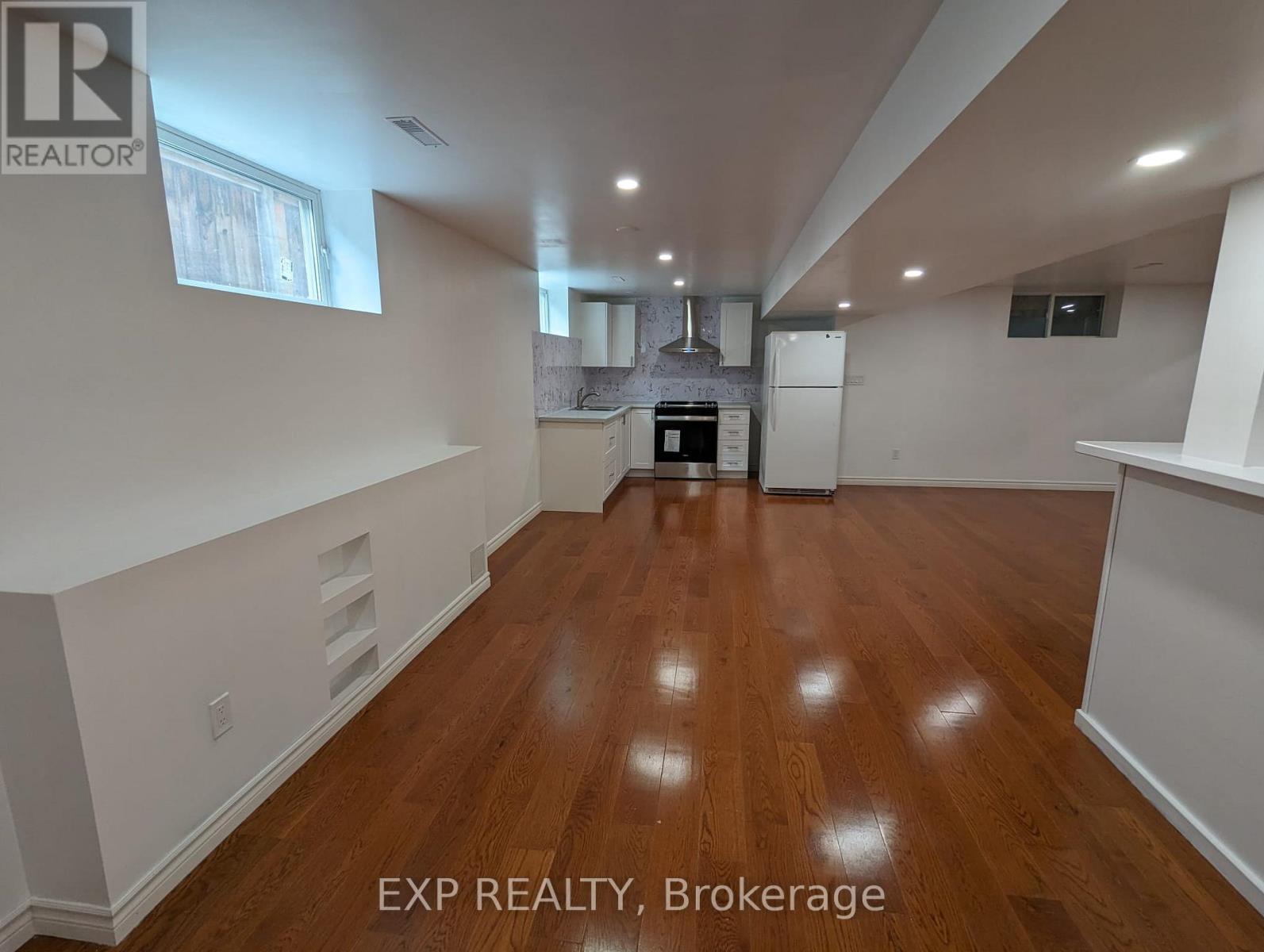 34 Danielle Crescent, Barrie, Ontario  L4N 0Y5 - Photo 4 - S12553532