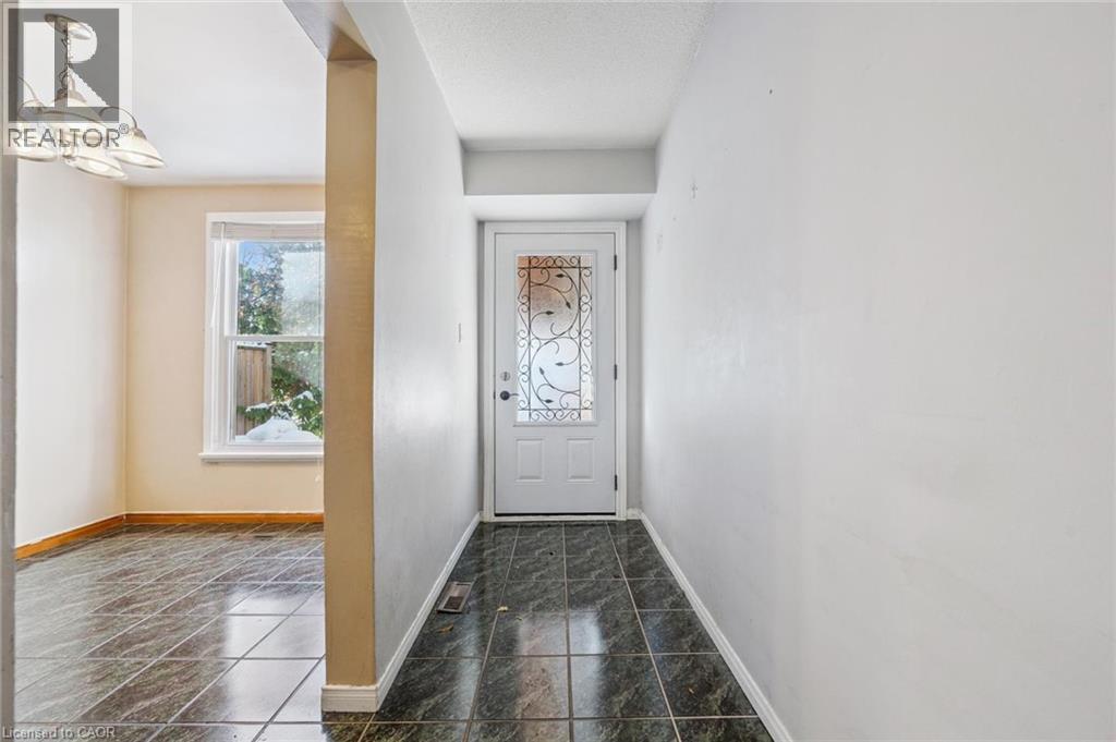 3173 Gwendale Crescent, Mississauga, Ontario  L5A 3B6 - Photo 5 - 40787735